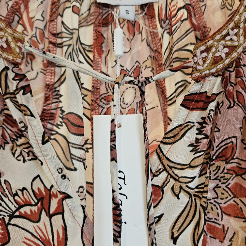 Tolani Collection tunic top New with Tags. Size small. Three quarter full sleeve - Picture 5 of 14